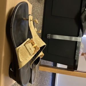 Donald J Pliner flip flop sandals